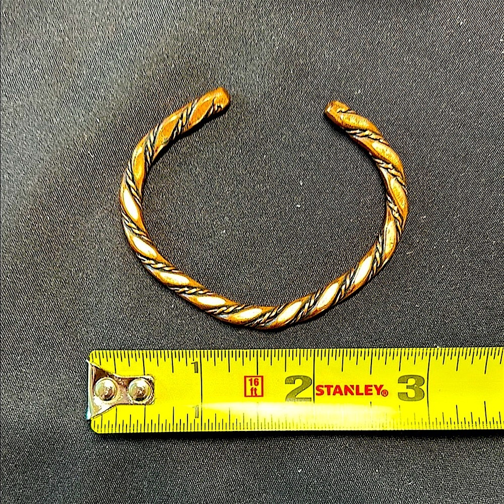 Twisted adjustable solid Copper Cuff Bracelet - Picture 4 of 4